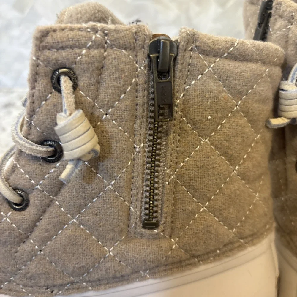 Sperry Saltwater Rain Snow Boots Women's Size 8M Quilted Wool Oyster Shoes